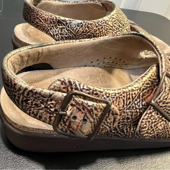 SAS Relaxed Walking Sandals Tripad Comfort Gold Snakeskin Print. Size 7 1/2. - Picture 10 of 13